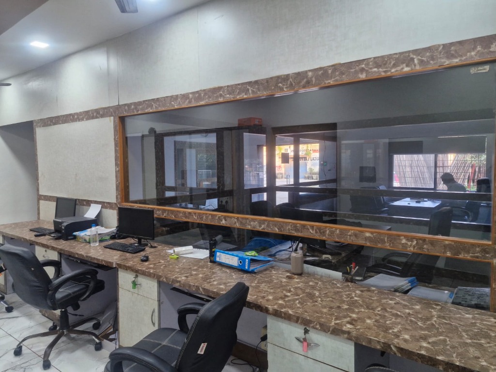 Technical Operations & Computer Workstation Bay